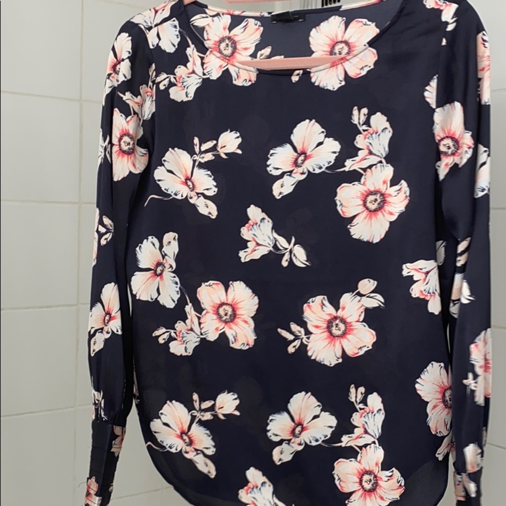 🔵Floral blouse